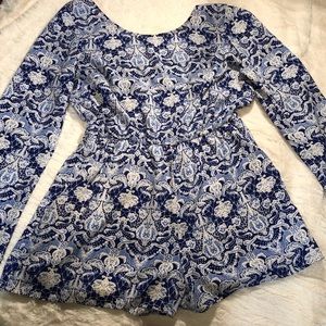 Blue & White Lace Pattern Romper Size L